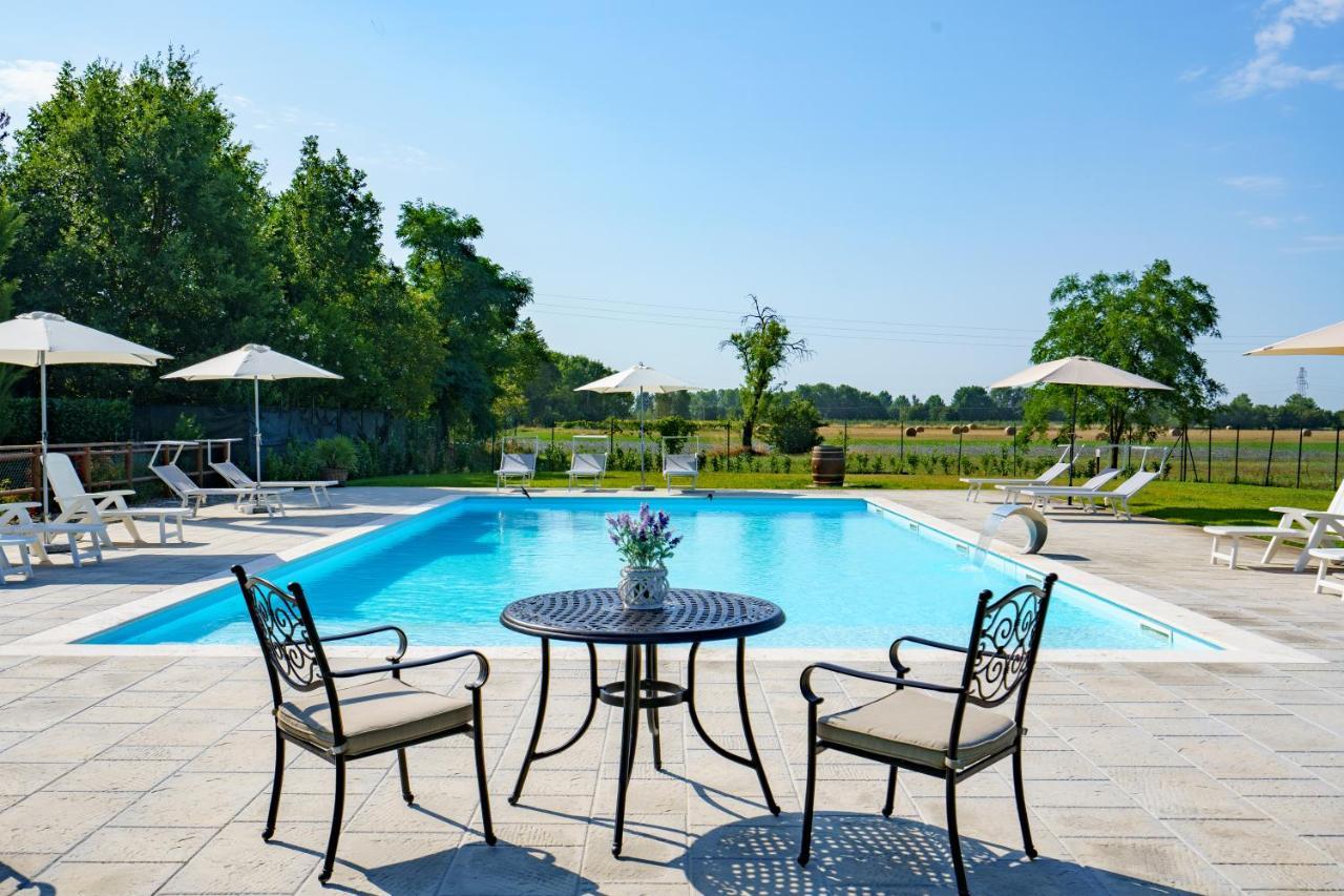 בית הארחה ארצו 	La Scuderia Casa Vacanze מראה חיצוני תמונה